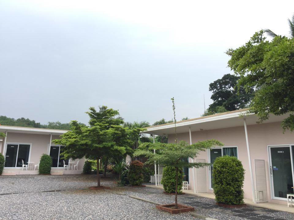 Baan Chan Suan Nong Nam Daeng Esterno foto